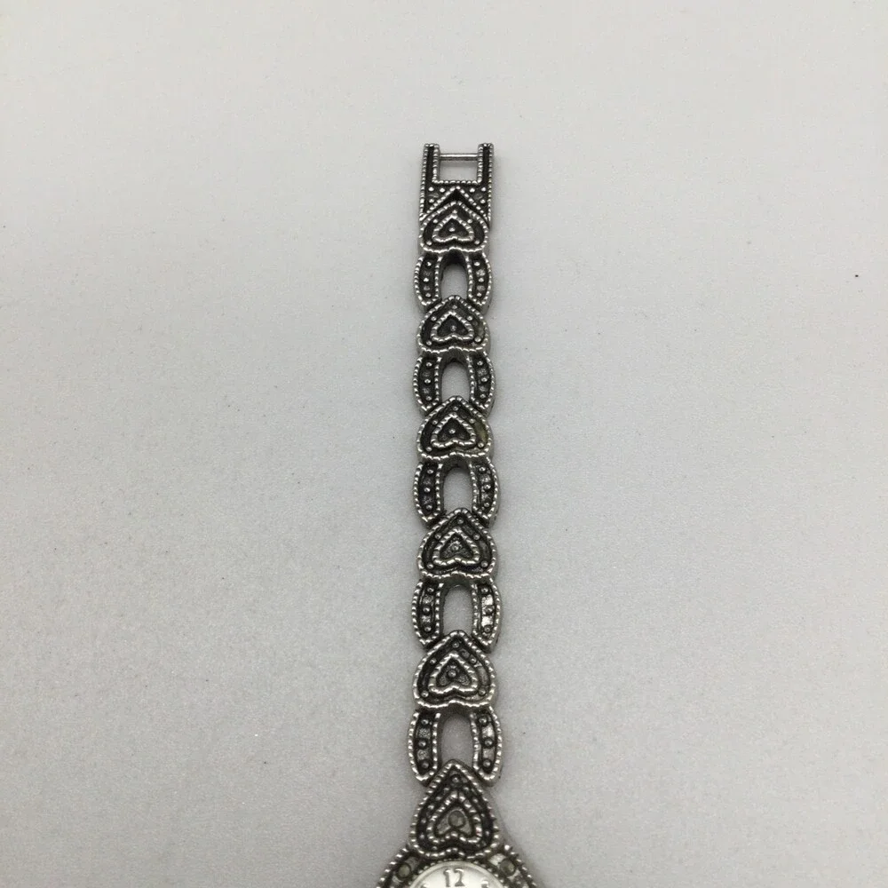 Victoria Rhein Womens Watch 18mm Oval Dial Silver Tone Heart New Battery 7.5